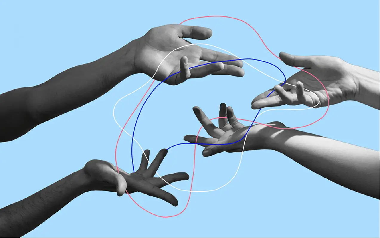 Profissionais de RH e liderança em reunião estratégica discutindo cultura organizacional e desenvolvimento humano